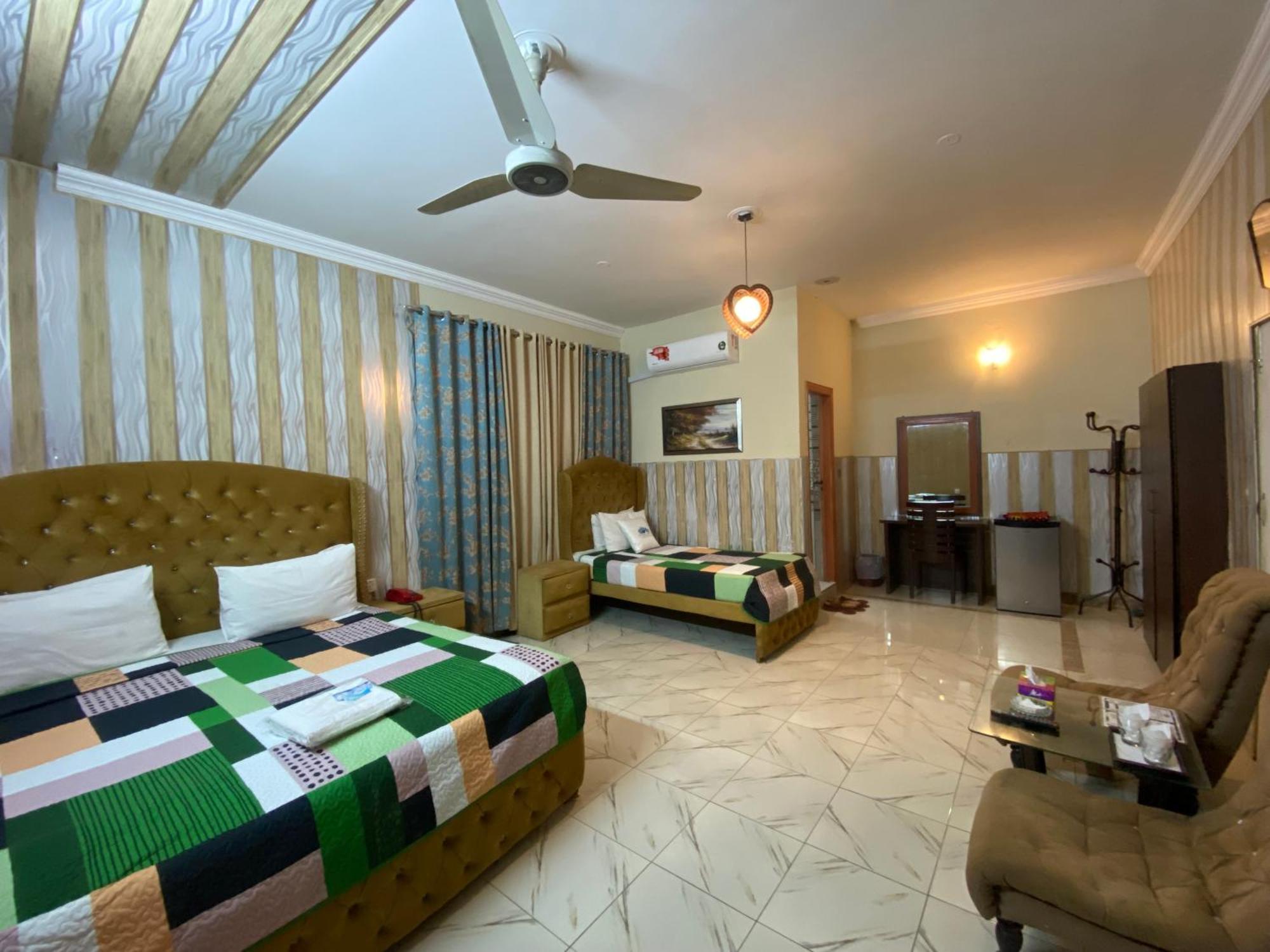 Fusion Lodge Исламабад Екстериор снимка