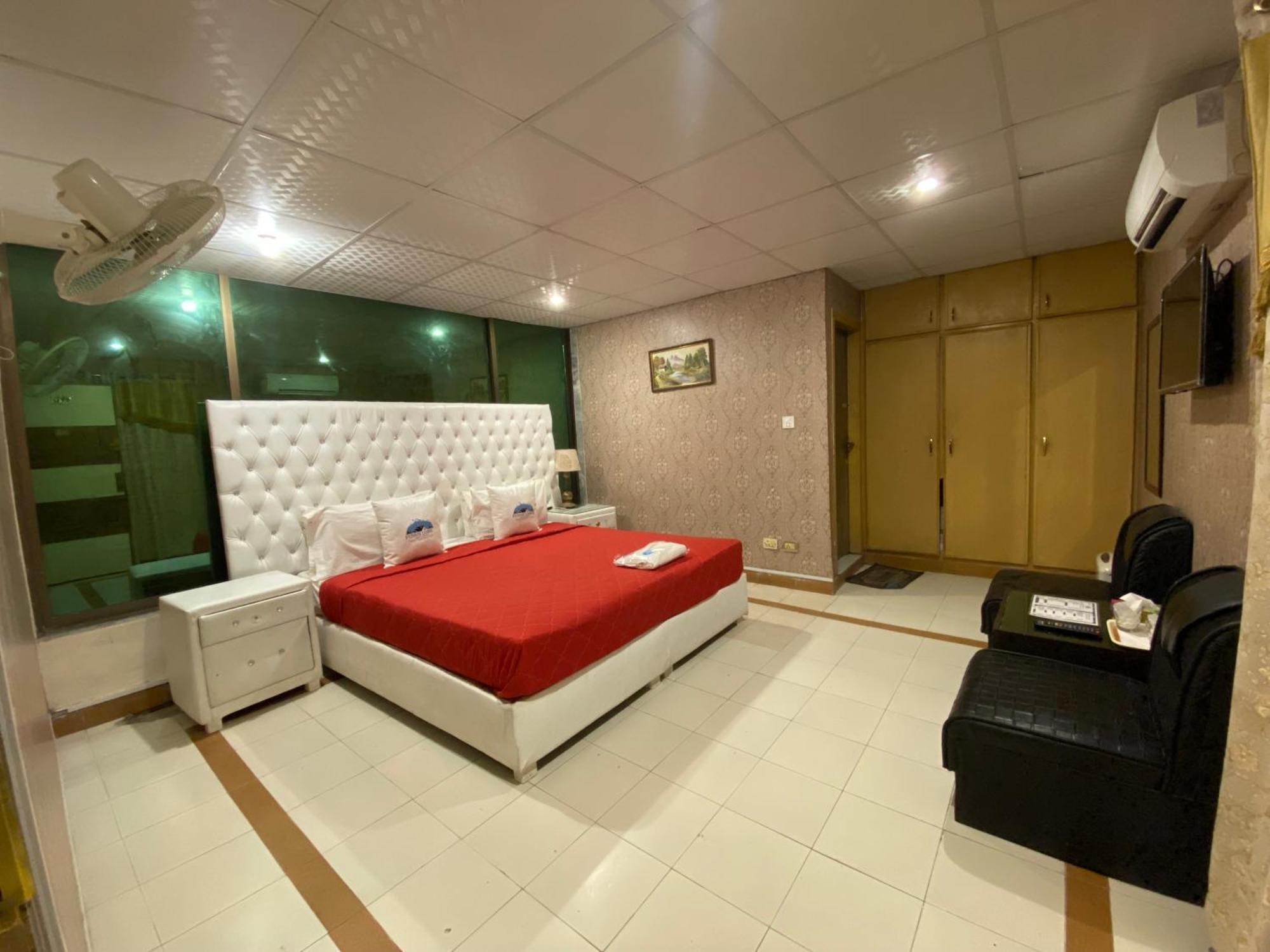 Fusion Lodge Исламабад Екстериор снимка