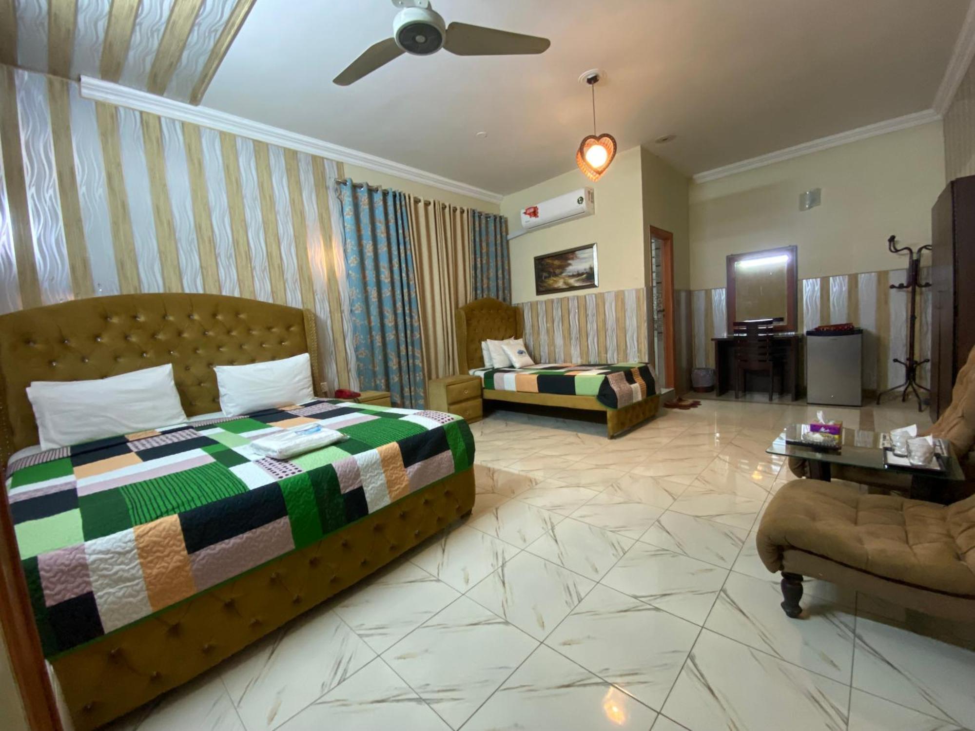 Fusion Lodge Исламабад Екстериор снимка