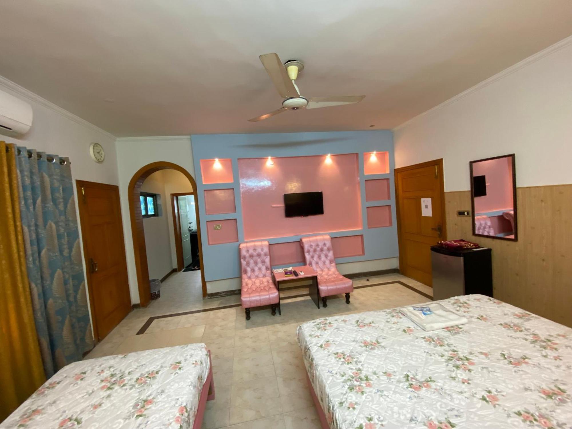 Fusion Lodge Исламабад Екстериор снимка